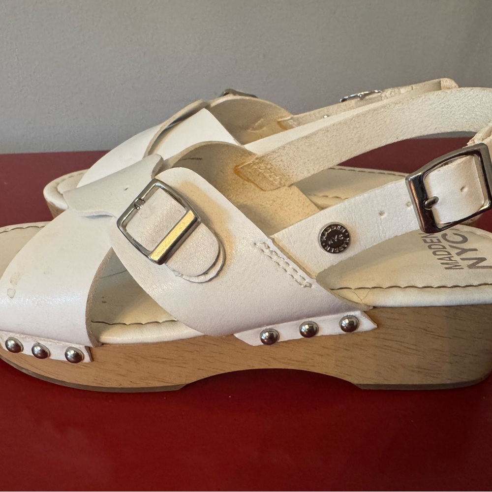 MADDEN NYC WHITE STUDDED SANDALS, SIZE 4, LIKE NEW! THESE ARE WOMENS SIZE 4.
